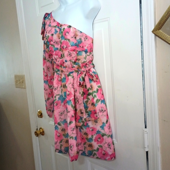 One Shoulder Long Sleeve Floral Mini Dress. Size L - Picture 7 of 14
